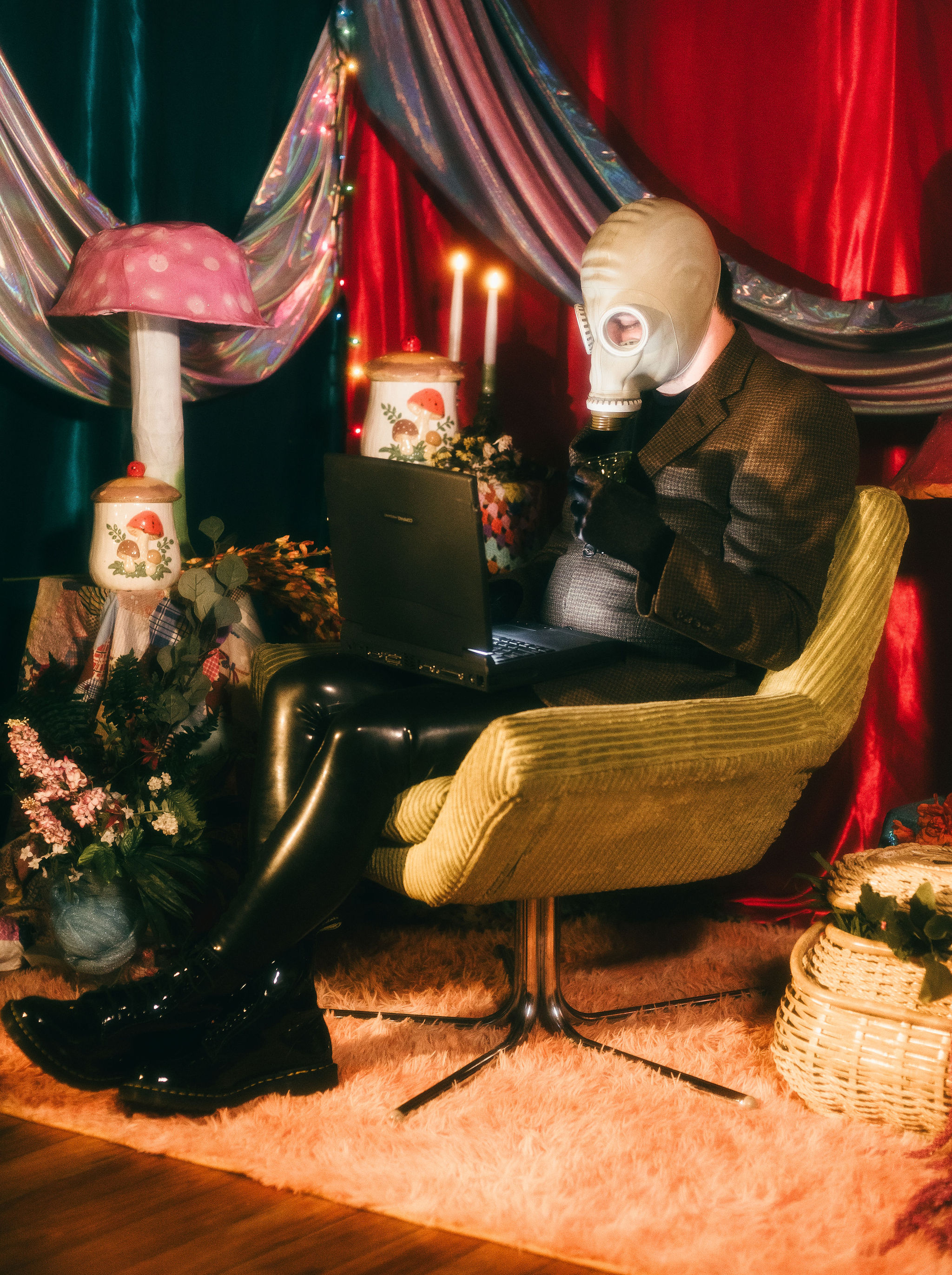 webmasterFaceReveal